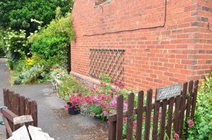 Side- click for photo gallery